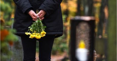 Va a un funerale e cade in una botola del cimitero: muore ex sindaco di Volpara