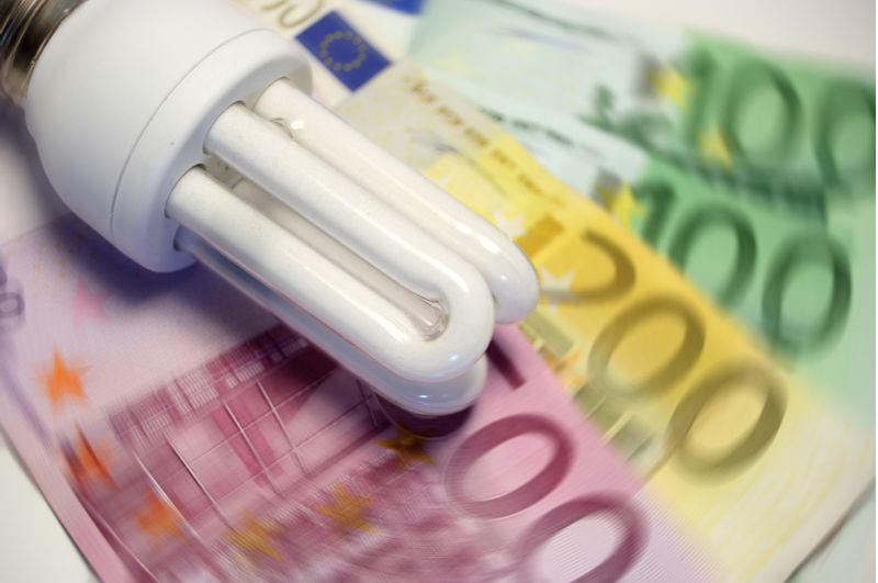 I trucchi degli esperti per risparmiare 500 euro all'anno sulle bollette