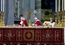 Strano cerchio bianco sulla testa di Papa Francesco: è lo Spirito Santo. Il video diventa virale