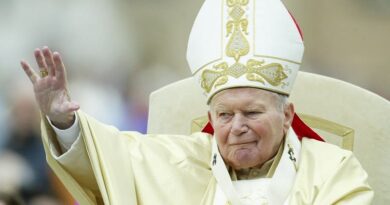 18 maggio: Buon compleanno Papa Wojtyla! La potente preghiera da recitare oggi per ottenere una grazia